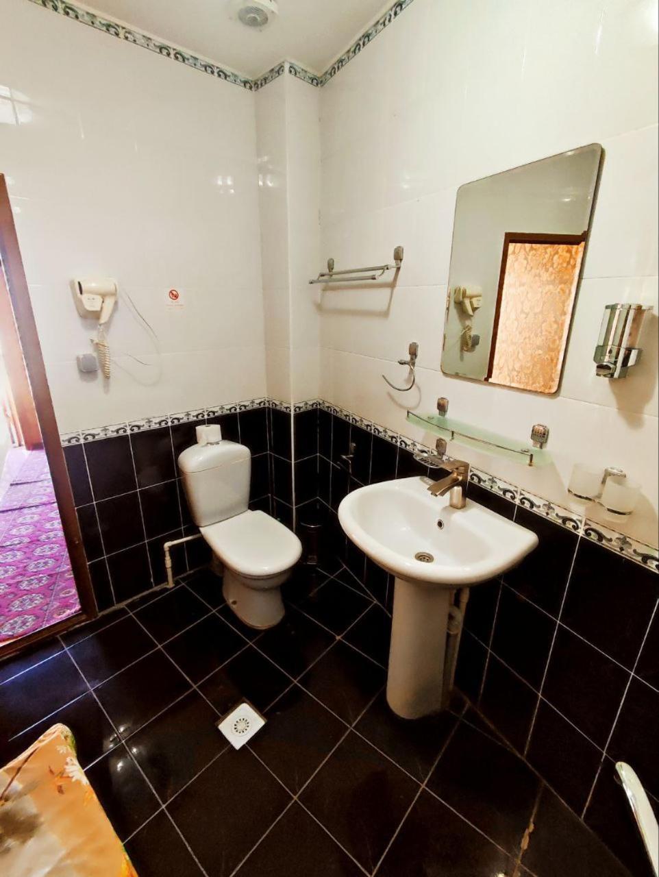 מלון בוקורו House Samandar מראה חיצוני תמונה